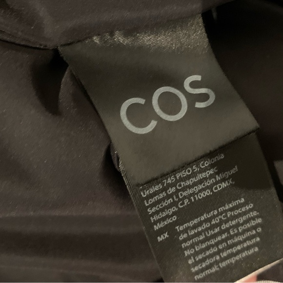 COS Unisex Bomber Puffer Jacket - Picture 5 of 6